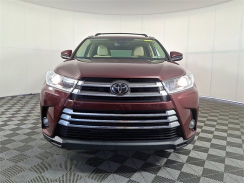 Used 2017 Toyota Highlander Limited image 5