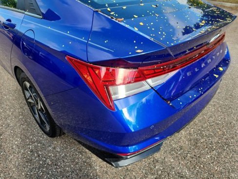 Used 2023 Hyundai Elantra Limited image 6