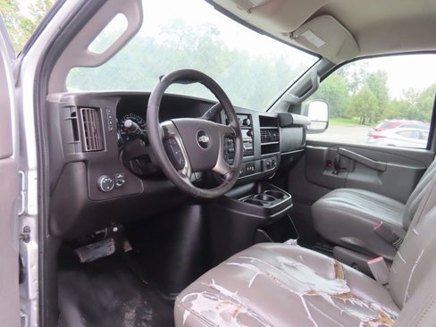 Used 2017 Chevrolet Express 2500 image 13