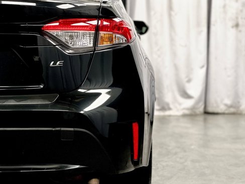 Used 2022 Toyota Corolla LE image 15