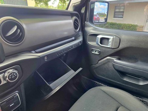 Used 2020 Jeep Wrangler Unlimited Sport S image 24