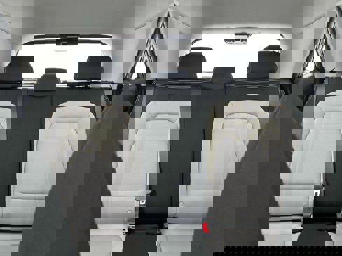 New 2025 Hyundai Venue SEL image 16