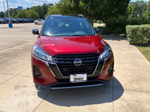 Used 2023 Nissan Kicks SR image 2