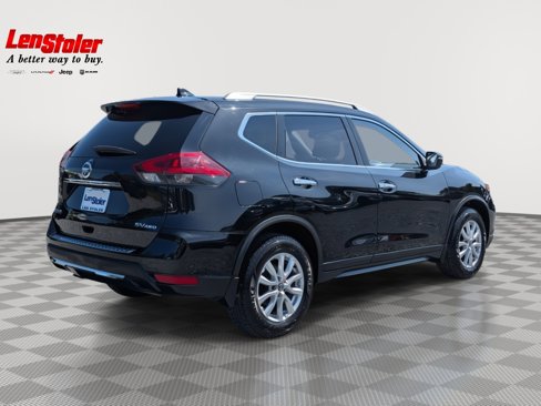 Used 2018 Nissan Rogue SV image 5
