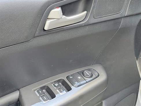 Used 2019 Kia Sportage LX image 54