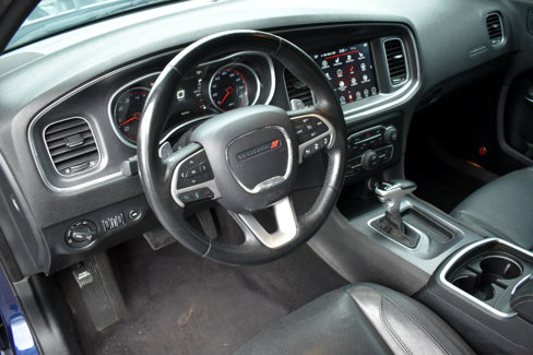 Used 2017 Dodge Charger R/T w/ Premium Group image 14