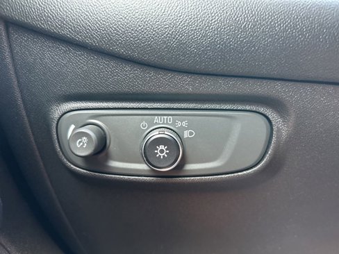 Used 2018 Chevrolet Equinox LT image 21