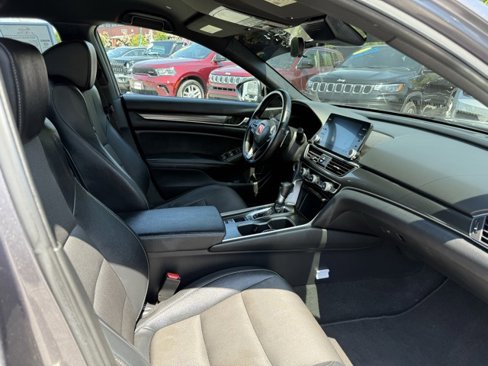 Used 2019 Honda Accord Sport image 29