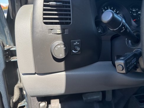Used 2011 Chevrolet Silverado 1500 W/T image 12