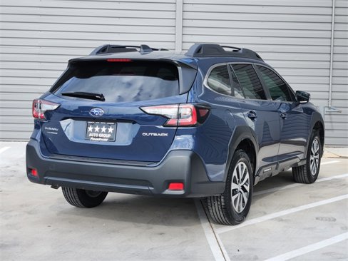 Used 2023 Subaru Outback Premium image 9