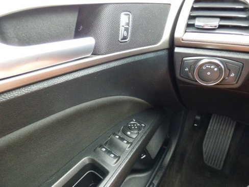 Used 2018 Ford Fusion SE image 28