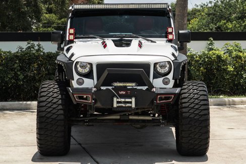 Used 2017 Jeep Wrangler Unlimited Sahara w/ Connectivity Group image 12