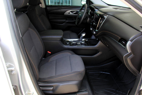 Used 2021 Chevrolet Traverse LS image 25