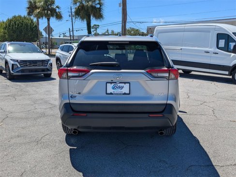 Used 2020 Toyota RAV4 LE image 7