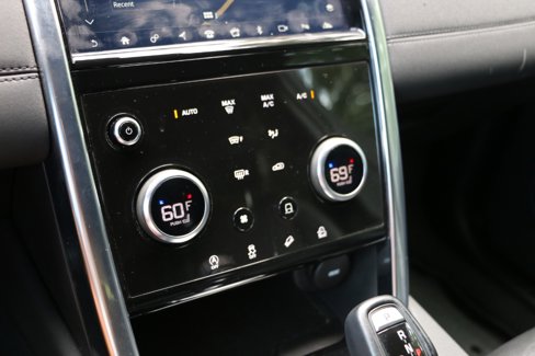 Used 2020 Land Rover Discovery Sport SE image 24