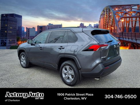 Used 2022 Toyota RAV4 XLE image 5