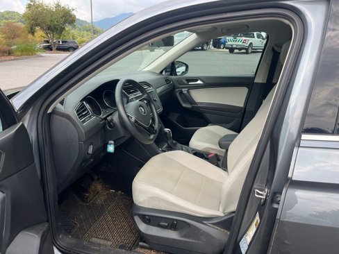 Used 2020 Volkswagen Tiguan SE image 11