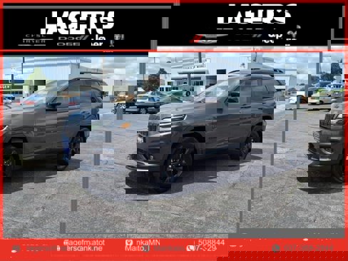 Used 2023 Jeep Cherokee Altitude Lux image 1