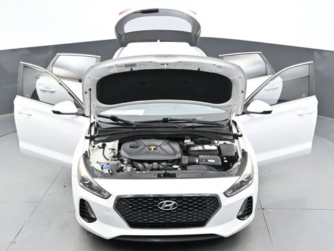 Used 2018 Hyundai Elantra GT image 70
