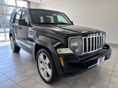 Used 2012 Jeep Liberty Limited Jet w/ Comfort/Convenience Group image 2