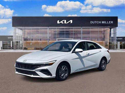 Used 2024 Hyundai Elantra SEL image 3