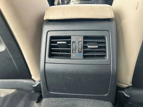 Used 2011 BMW 328i xDrive Sedan image 19