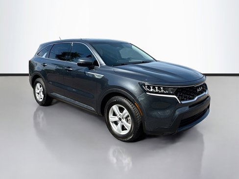Used 2022 Kia Sorento LX image 3