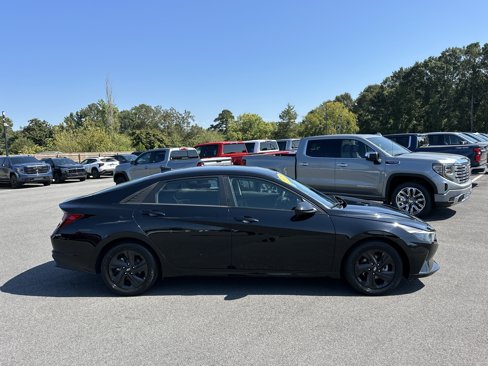Used 2021 Hyundai Elantra SEL image 4