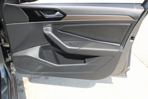 Certified 2020 Volkswagen Jetta SEL Premium image 26