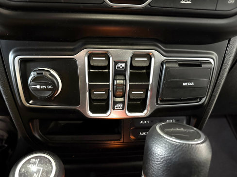 Used 2021 Jeep Gladiator Sport image 17