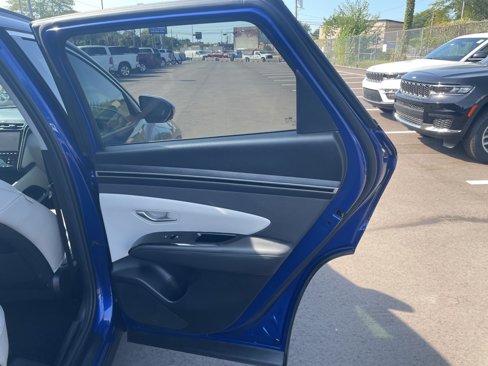 Used 2023 Hyundai Tucson Limited image 16