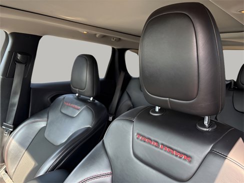 Used 2021 Jeep Cherokee Trailhawk w/ Sun & Sound Group image 8