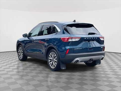 Used 2020 Ford Escape Titanium image 5
