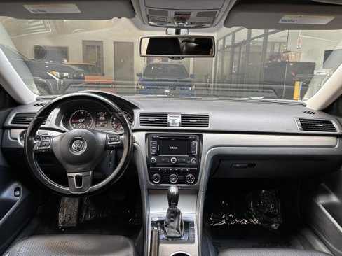 Used 2014 Volkswagen Passat TDI SE image 14