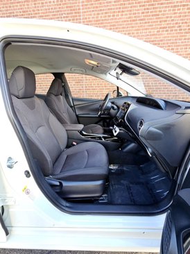 Used 2017 Toyota Prius Three image 10