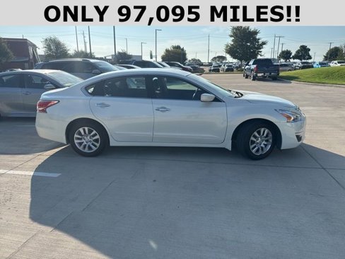 Used 2014 Nissan Altima 2.5 S w/ Display Audio Package image 2