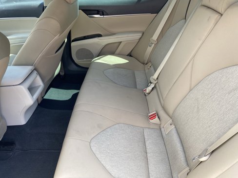 Used 2018 Toyota Camry LE image 8