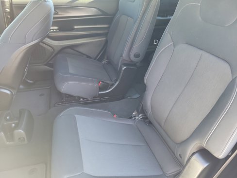 Certified 2023 Jeep Grand Cherokee L Laredo image 23