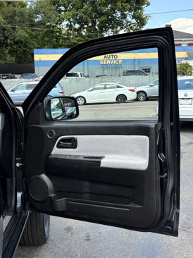 Used 2011 GMC Canyon SLE image 18