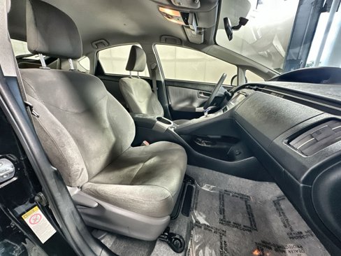 Used 2014 Toyota Prius Four image 25