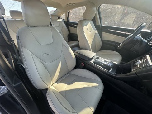 Used 2018 Ford Fusion Titanium image 34