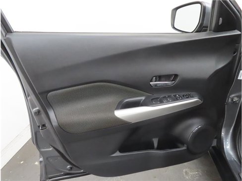 Used 2018 Nissan Kicks SV image 5