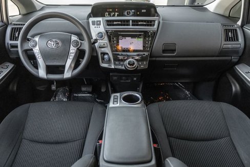 Used 2017 Toyota Prius V Three image 6