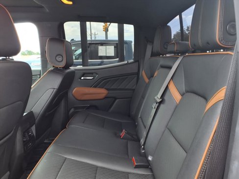 Used 2023 GMC Canyon AT4 w/ AT4 Premium Package image 9