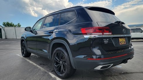 Used 2023 Volkswagen Atlas SE w/ Black Wheel Package image 9