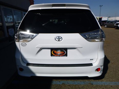 Used 2012 Toyota Sienna SE image 22