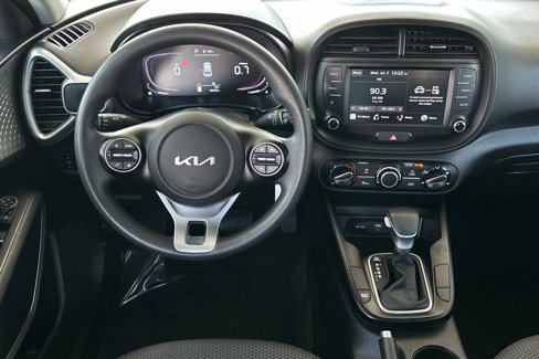 Used 2023 Kia Soul LX w/ LX Technology Package image 16