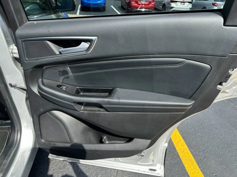 Used 2017 Ford Edge Titanium w/ Technology Package image 27