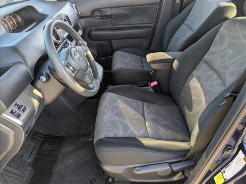 Used 2015 Scion xB image 16