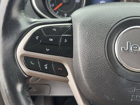 Used 2019 Jeep Cherokee Limited image 24